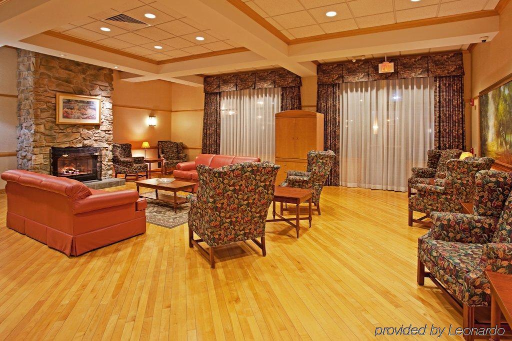 Holiday Inn Express Breezewood By Ihg Номер фото